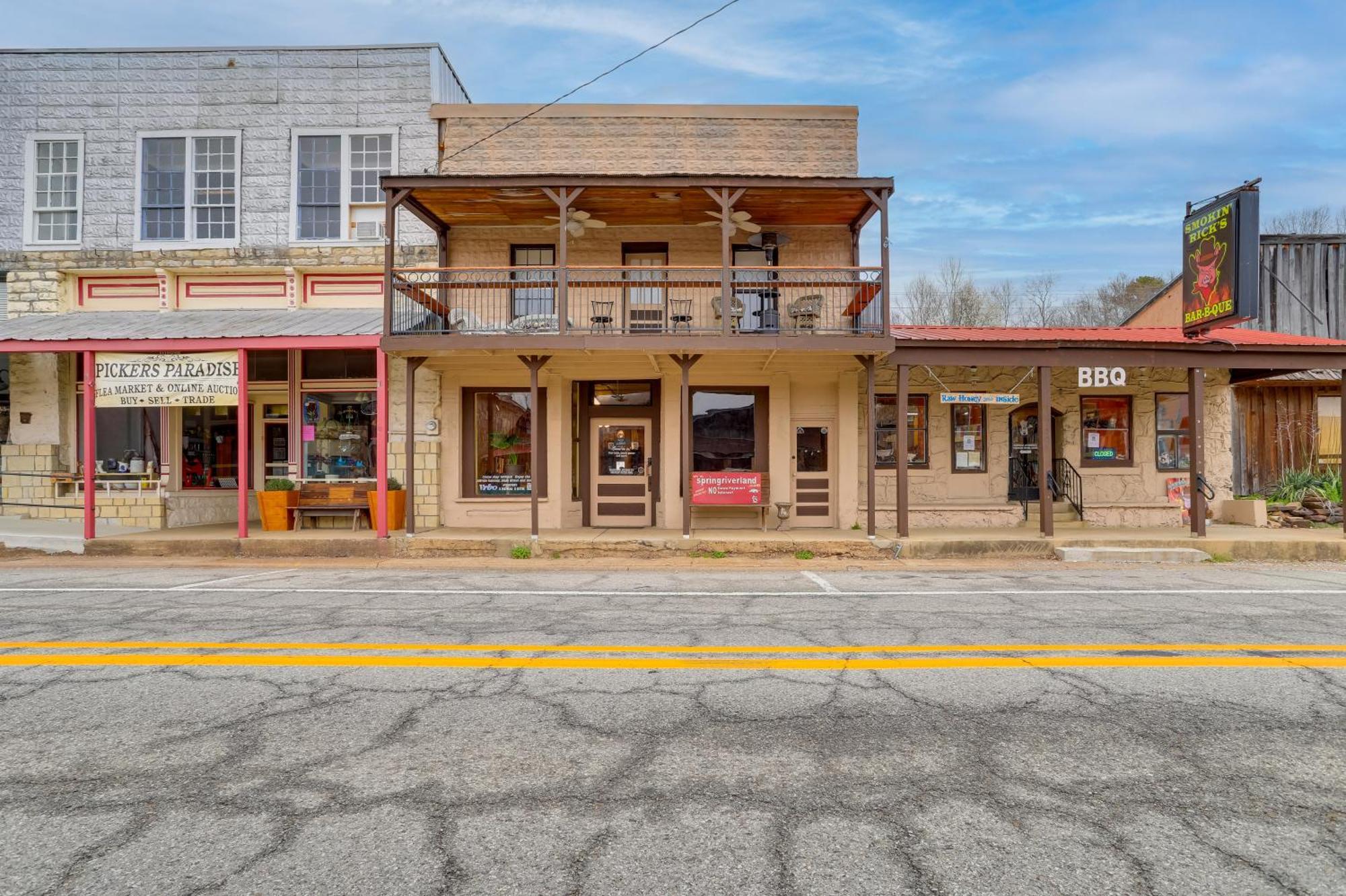 Historic Hardy Home With Game Room On Main Street Exterior photo