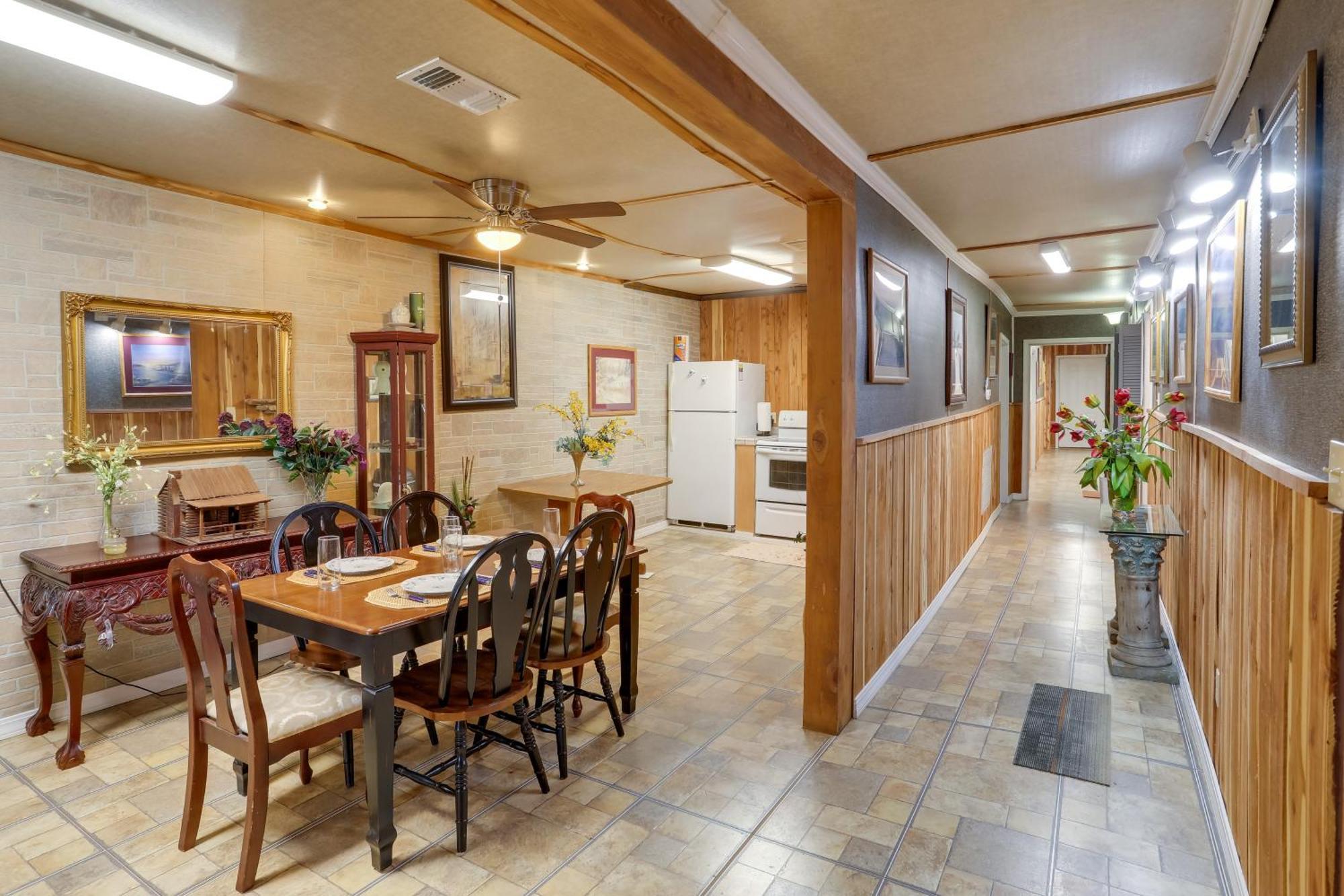 Historic Hardy Home With Game Room On Main Street Exterior photo