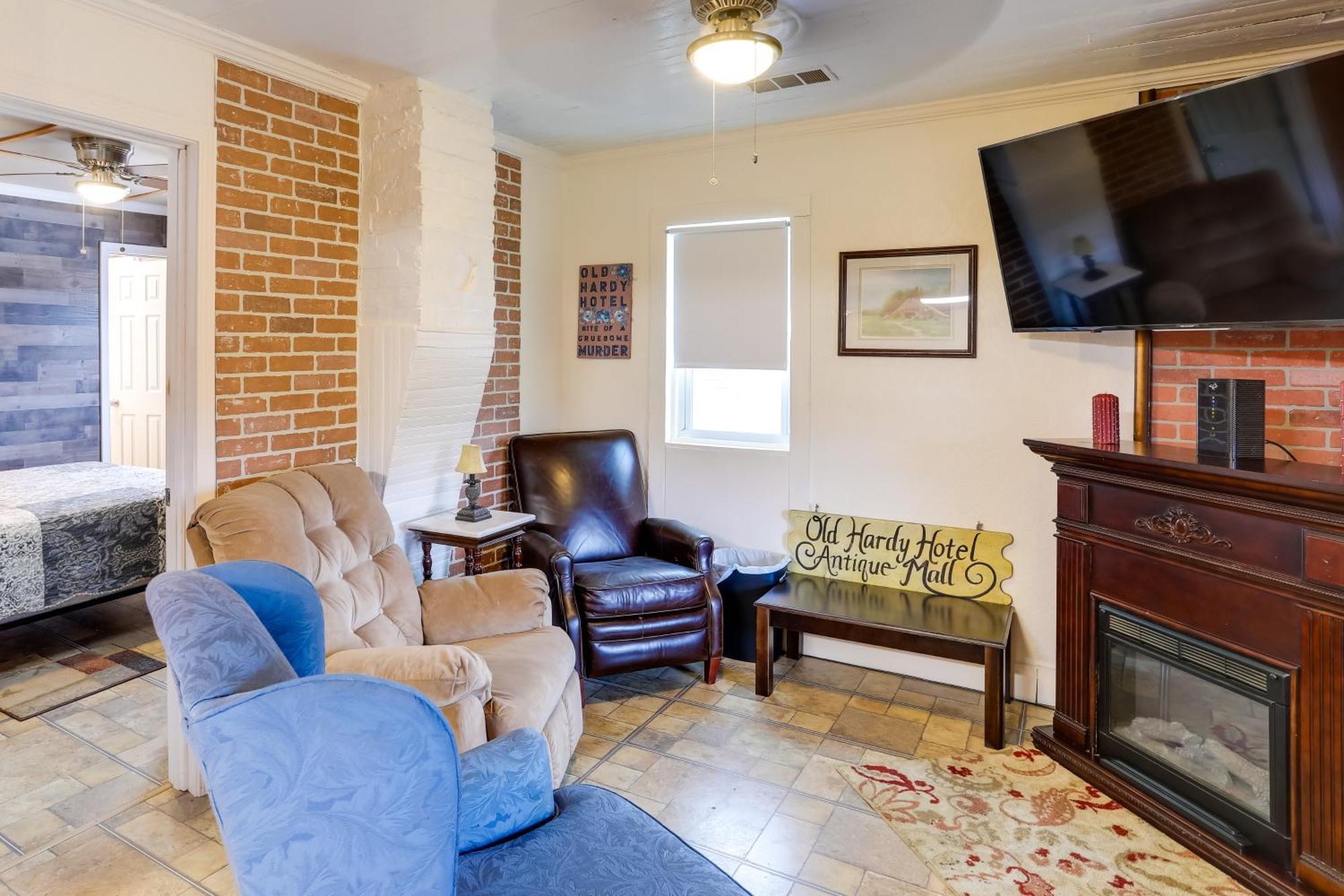 Historic Hardy Home With Game Room On Main Street Exterior photo