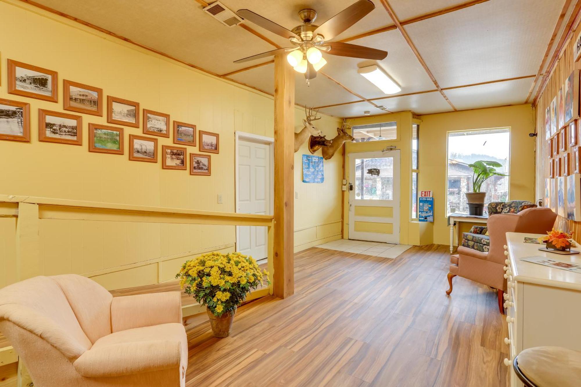 Historic Hardy Home With Game Room On Main Street Exterior photo