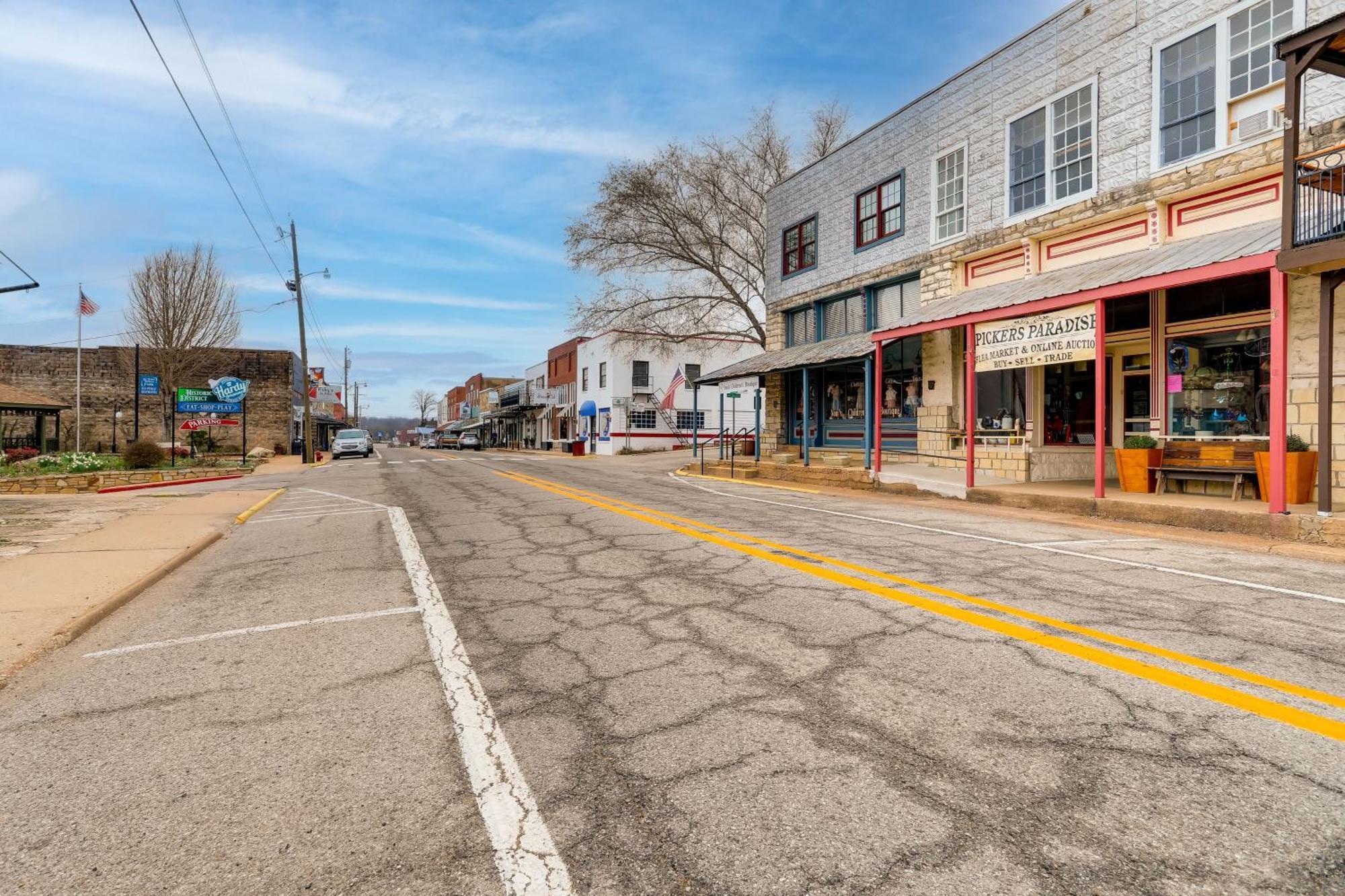 Historic Hardy Home With Game Room On Main Street Exterior photo